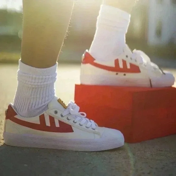 When Smoke Clears Mens White Red Size 7 - Picture 4 of 16